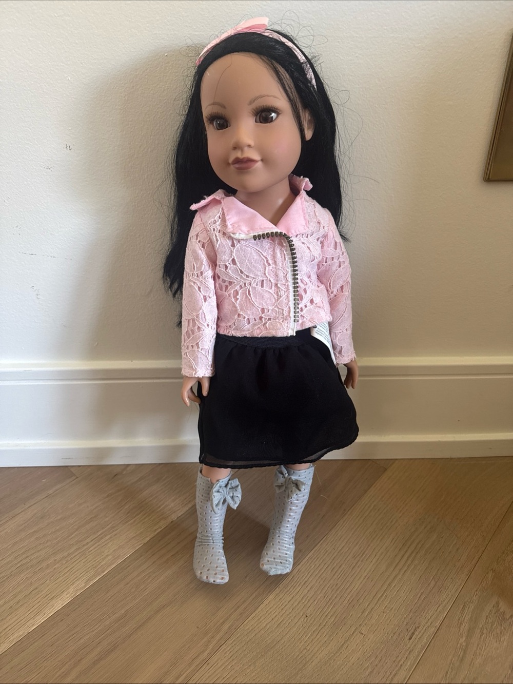 Journey Girl 18” fashion play doll, good cond, black hair and brown eyes